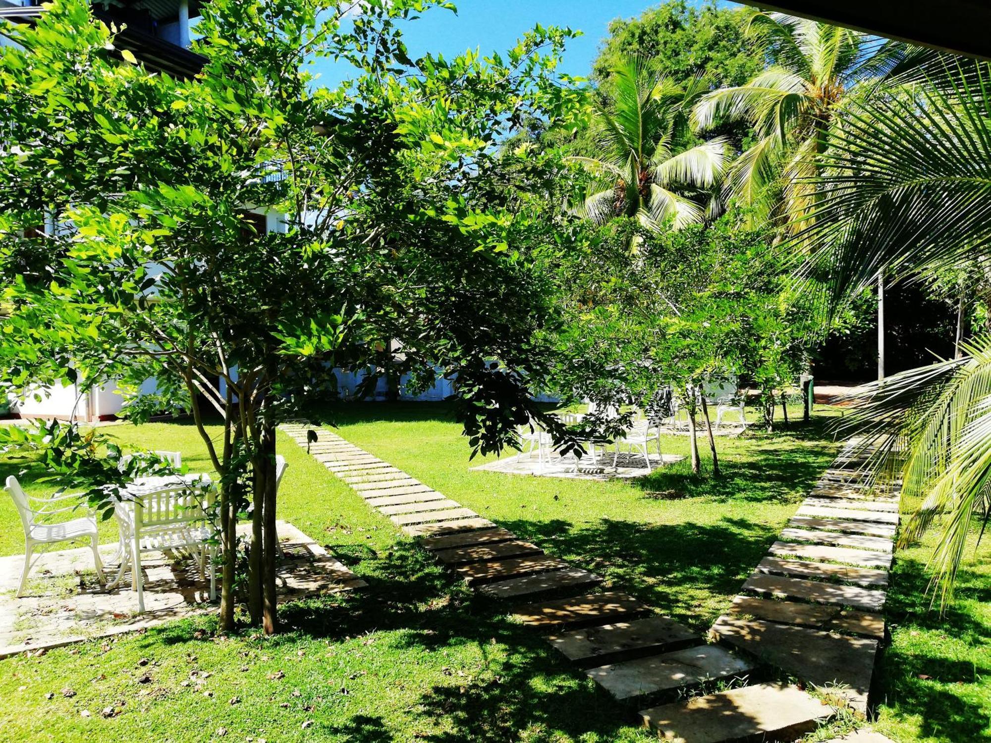 Rajarata Lodge Anuradhapura Exterior photo