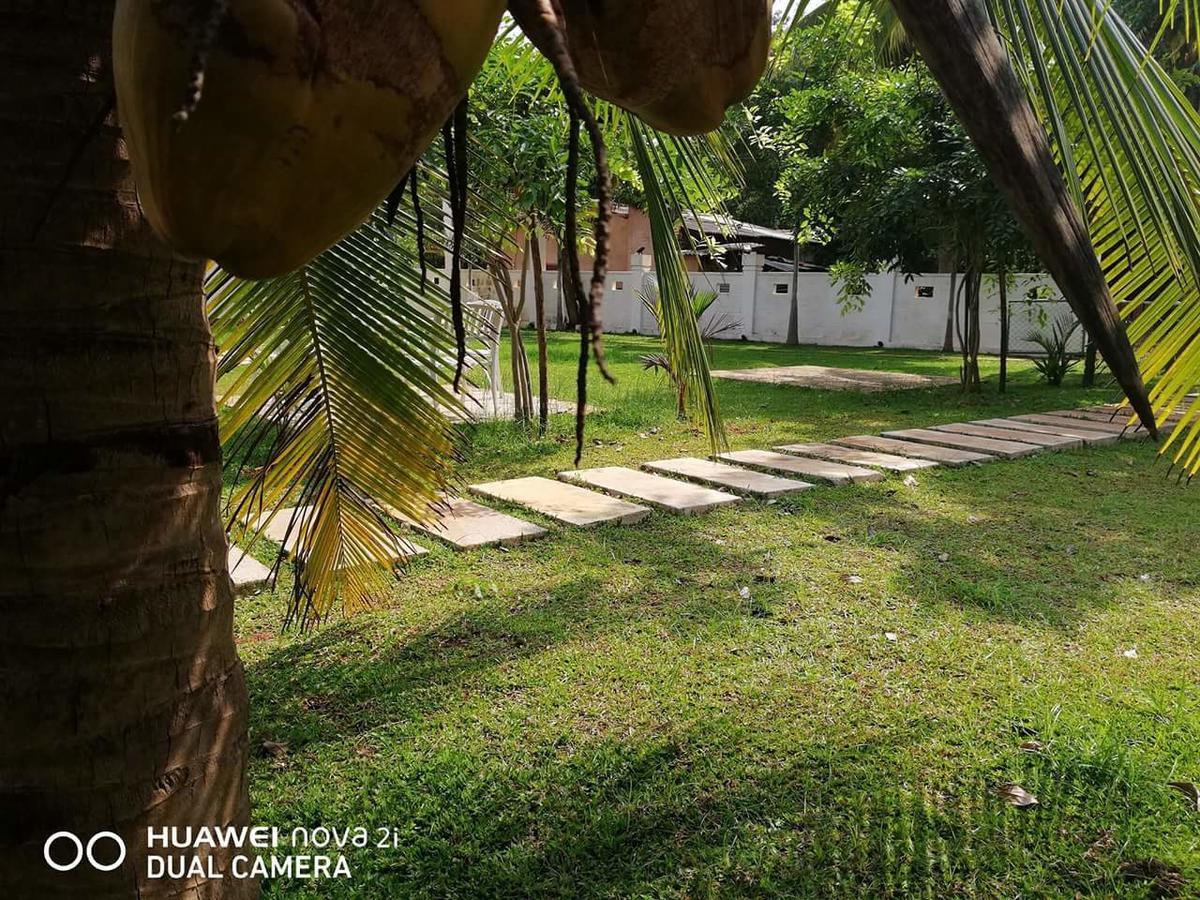 Rajarata Lodge Anuradhapura Exterior photo